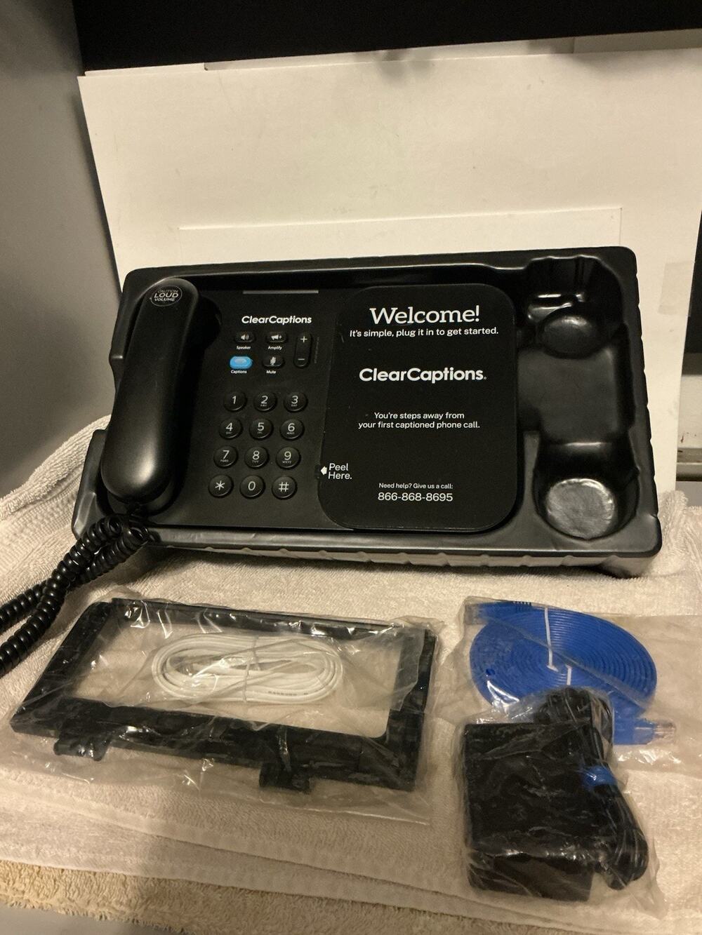 Clear Captions Blue Phone CC Hearing Impaired Call Captioning Telephone Open Box